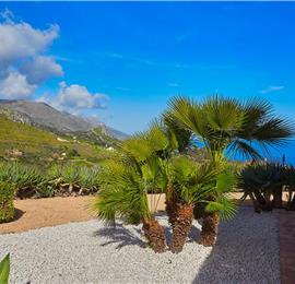 2 bedroom villa with infinity pool near Scopollo, sleeps 4